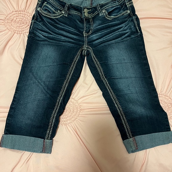 🌸A bundle of ladies jeans 👖 clothes are name brand 😊 - Picture 5 of 16